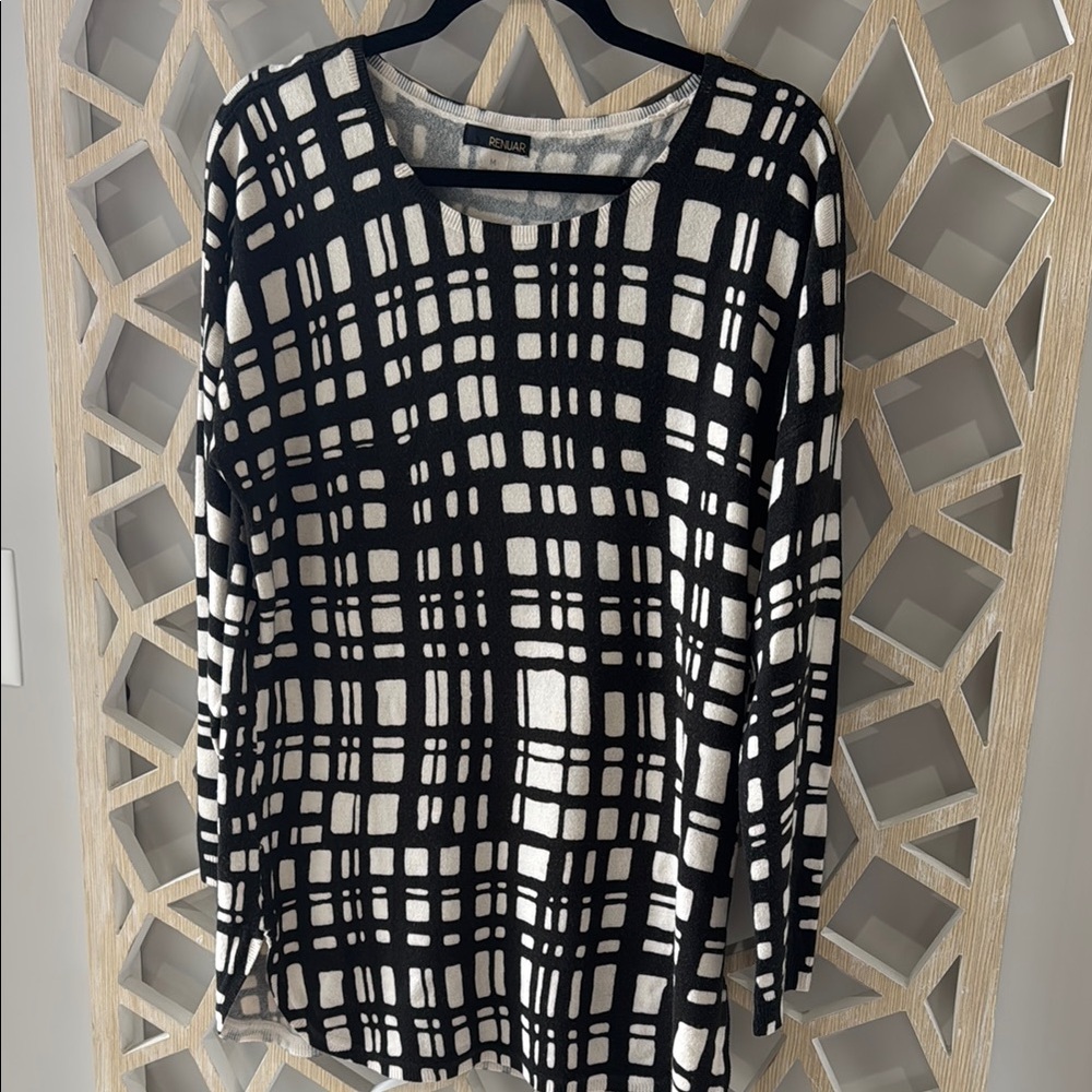 Renuar Black and White Boxy Crew Neck Sweater